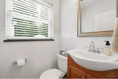3818 Pocahontas Avenue, Mariemont, OH 45227 - Photo 13