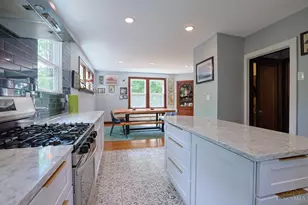 1649 Robinson Cir, Cincinnati, OH 45223 - Photo 15