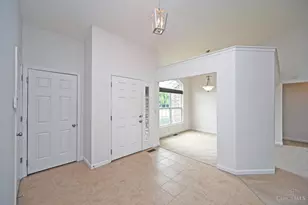 833 Linden Creek, Hamilton Township, OH 45152 - Photo 5