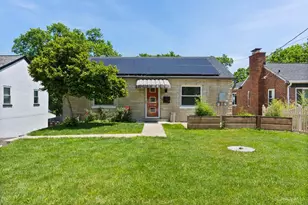 928 Oak Ave, Wyoming, OH 45215 - Photo 1