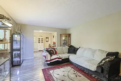 2061 Edinburg Lane, Fairfield, OH 45014 - Photo 5