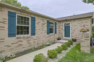2061 Edinburg Ln, Fairfield, OH 45014 - Photo 3