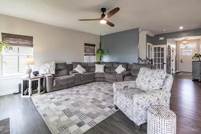 5807 Classicway Boulevard, Hamilton Township, OH 45152 - Photo 9