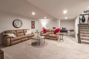 5807 Classicway Blvd, Hamilton Township, OH 45152 - Photo 19