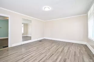 303 Walnut St, Elmwood Place, OH 45216 - Photo 5