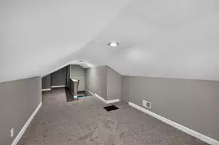 1723 Ashbrook Dr, Cincinnati, OH 45238 - Photo 7