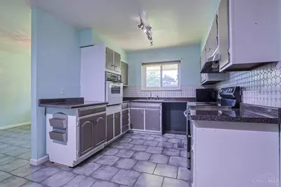 810 Cloverview Avenue, Springfield Township, OH 45231 - Photo 13