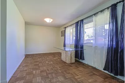 810 Cloverview Avenue, Springfield Township, OH 45231 - Photo 9