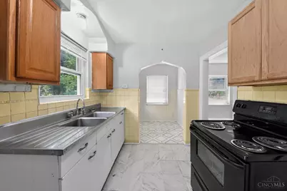 2204 Shasta Place, Cincinnati, OH 45211 - Photo 9