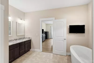 8007 Acorn Trail, Hamilton Township, OH 45039 - Photo 21