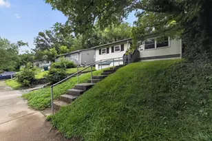 1714 Monterey Ct, Cincinnati, OH 45223 - Photo 3