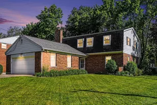 1992 Gainsborough Ln, Anderson Township, OH 45230 - Photo 1