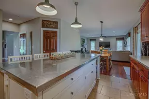 5725 Curnie Dr, Morgan Township, OH 45013 - Photo 11