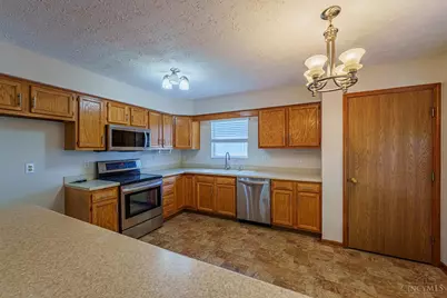 6559 Vonnie Vale Court, Fairfield Township, OH 45011 - Photo 11