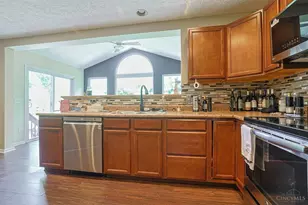 2032 Bridgewater Ln, Monroe, OH 45050 - Photo 11