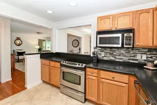 3721 Ashworth Dr, Cincinnati, OH 45208 - Photo 15