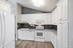 5629 Bluepine Dr, Green Township, OH 45247 - Photo 9