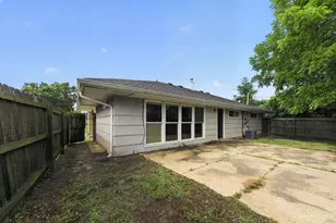 8811 Grenada Dr, Springfield Township, OH 45231 - Photo 3
