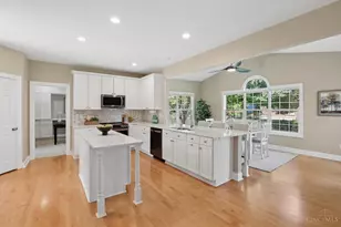 7665 Hunt Club Dr, Deerfield Township, OH 45040 - Photo 21