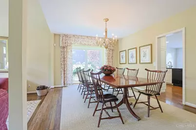 9832 Village View Court, Blue Ash, OH 45241 - Photo 11