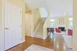 9832 Village View Ct, Blue Ash, OH 45241 - Photo 5