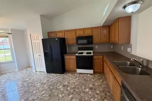 5846 Deerfield Village Dr, Deerfield Township, OH 45040 - Photo 3