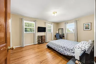 1034 Clifton Hills Avenue, Cincinnati, OH 45220 - Photo 11