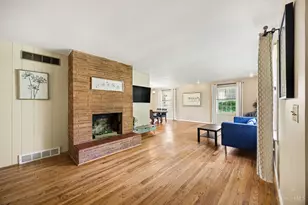 1034 Clifton Hills Ave, Cincinnati, OH 45220 - Photo 3
