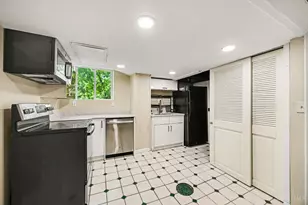 1034 Clifton Hills Ave, Cincinnati, OH 45220 - Photo 25