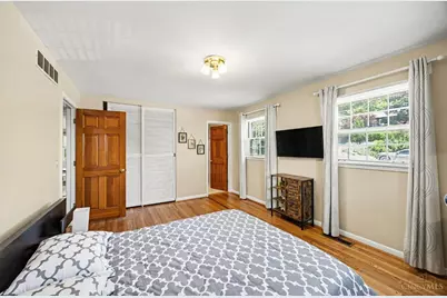 1034 Clifton Hills Avenue, Cincinnati, OH 45220 - Photo 13