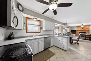 7889 Drawbridge Ct, West Chester, OH 45069 - Photo 9
