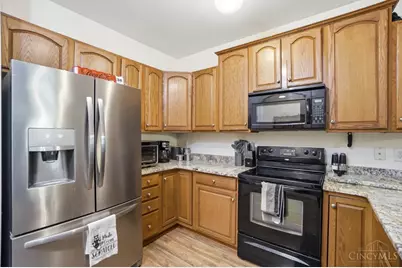 7462 Bridge Point Drive, Green Township, OH 45248 - Photo 11