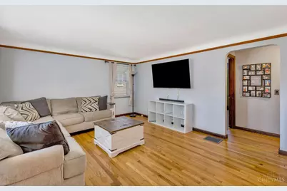 6924 Rob Vern Drive, Cincinnati, OH 45239 - Photo 5