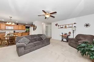 370 Wooded Run Rd, Franklin Township, OH 45120 - Photo 9