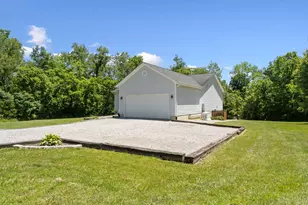 370 Wooded Run Rd, Franklin Township, OH 45120 - Photo 5