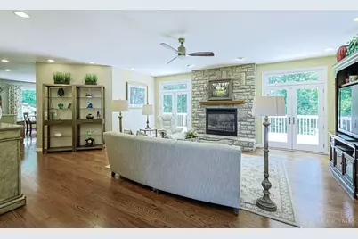 5905 Chancellor Lane, Hamilton Township, OH 45152 - Photo 9
