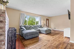 491 Lobob Ct, Delhi Township, OH 45205 - Photo 9