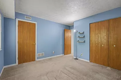 5981 Meadowcreek Drive #8, Miami Township, OH 45150 - Photo 17