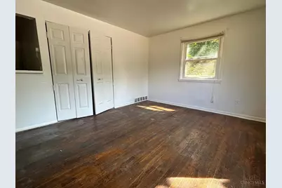 128 Clinton Springs Avenue, Cincinnati, OH 45217 - Photo 9