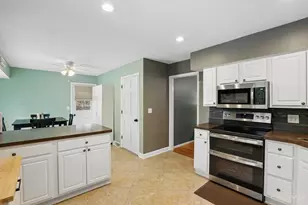 1570 Blueorchard Dr, Cincinnati, OH 45230 - Photo 11