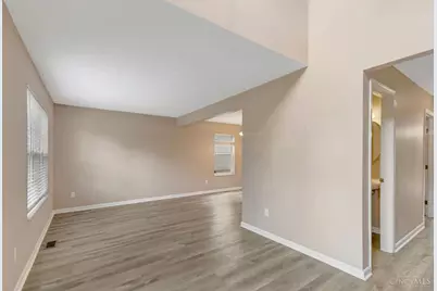 8017 Birchwood Court, Deerfield Township, OH 45040 - Photo 5