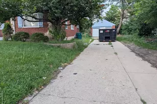 7284 Eastlawn Dr, Cincinnati, OH 45237 - Photo 3