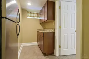 1242 Garden Cir, Wyoming, OH 45215 - Photo 43