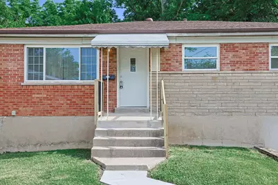 3065 Aquadale Lane, Cincinnati, OH 45211 - Photo 3