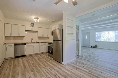 3065 Aquadale Lane, Cincinnati, OH 45211 - Photo 9