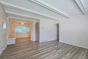 3065 Aquadale Ln, Cincinnati, OH 45211 - Photo 5