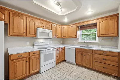 5594 Sunnywoods Lane, Green Township, OH 45239 - Photo 11