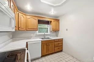 5594 Sunnywoods Ln, Green Township, OH 45239 - Photo 13