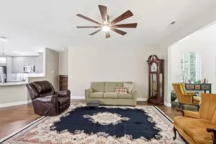 1801 Traverse Creek Dr, Miami Township, OH 45150 - Photo 5
