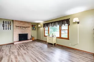 1967 Miles Rd, Springfield Township, OH 45231 - Photo 7